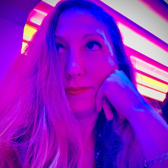 Meet your Posher, Sarah - Picture 1 of 1